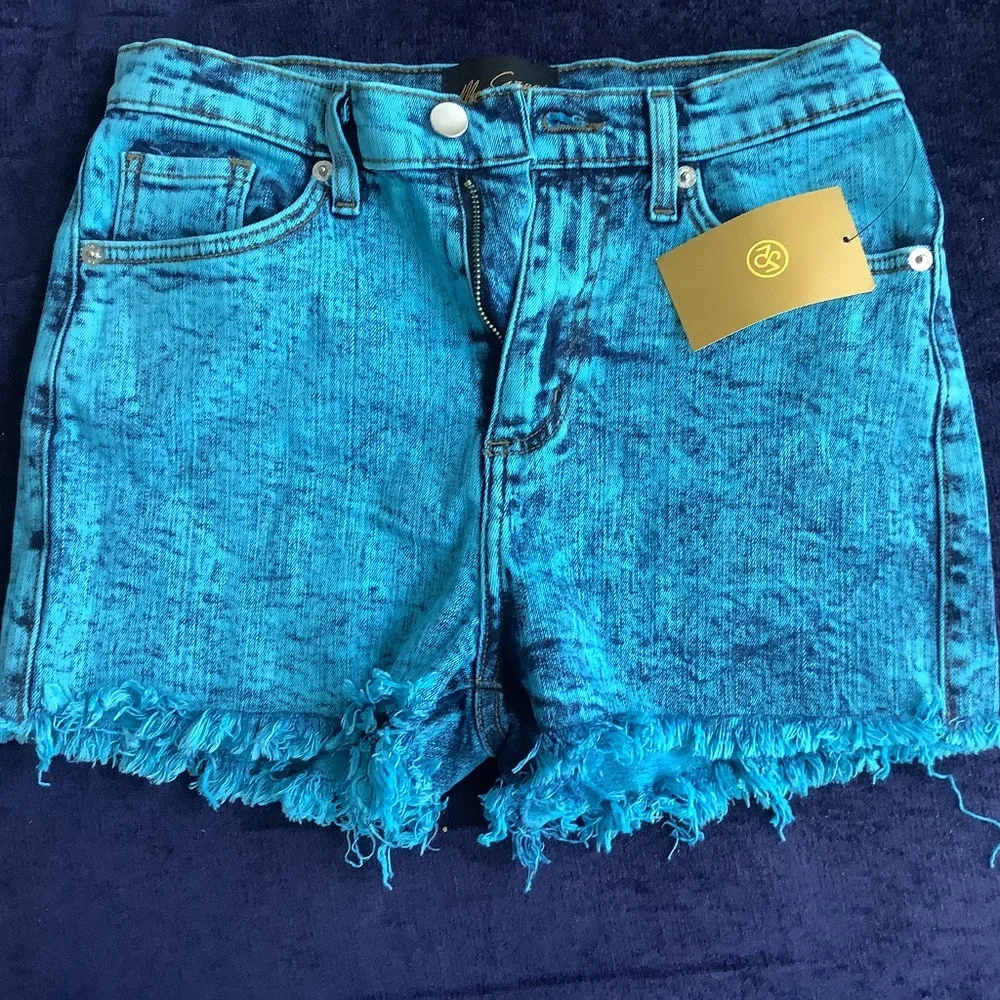 Shorts - Picture 1 of 2